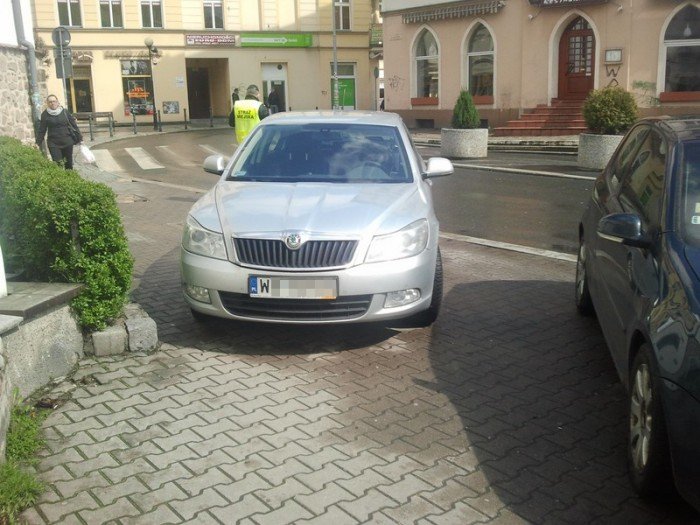 sone-konsekwencje-parkowania-bez-wyobrazni-foto-51744