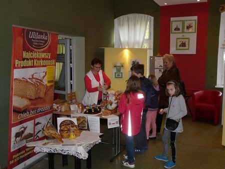 gwarno-i-wesoo-podczas-dni-baby-wielkanocnej-w-piechowicach-foto-51778