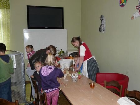 gwarno-i-wesoo-podczas-dni-baby-wielkanocnej-w-piechowicach-foto-51778