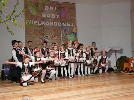 gwarno-i-wesoo-podczas-dni-baby-wielkanocnej-w-piechowicach-foto-51778