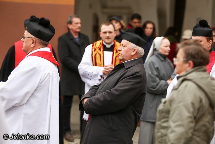 droga-krzyzowa-przesza-ulicami-jeleniej-gory-foto-51789