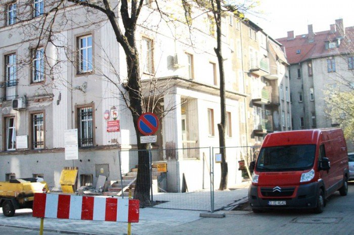 parking-elewacja-i-radiowoz-dla-strazy-miejskiej-foto-51819