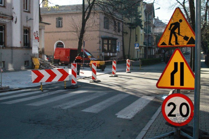 parking-elewacja-i-radiowoz-dla-strazy-miejskiej-foto-51819