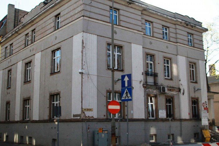 parking-elewacja-i-radiowoz-dla-strazy-miejskiej-foto-51819