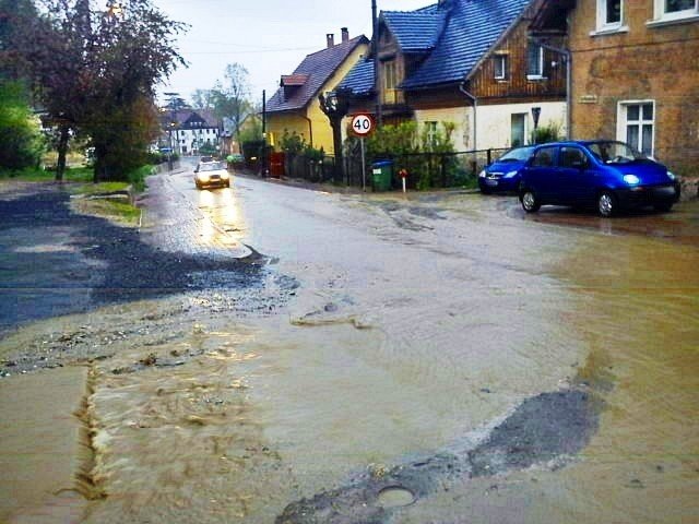 karkonoska-po-deszczu-zamienia-sie-w-rzeke-foto-51870