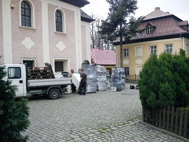przyniesli-elektrosmieci-pomoga-potrzebujacym-foto-51889