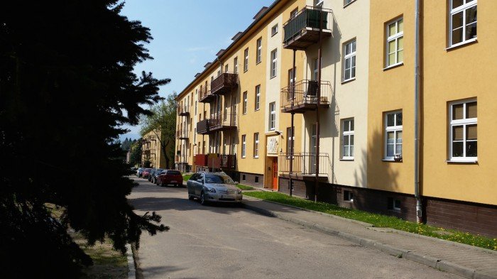 spada-bezrobocie-ale-ubywa-mieszkancow-51945