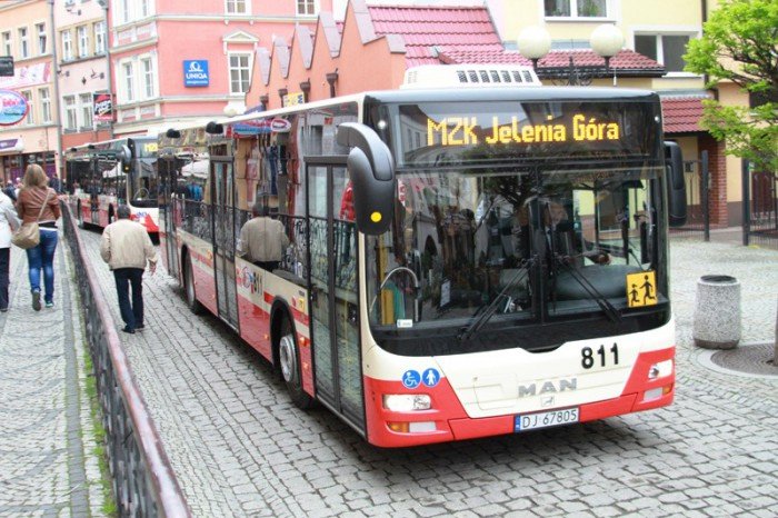 defilada-nowych-autobusow-na-placu-ratuszowym-foto-51977