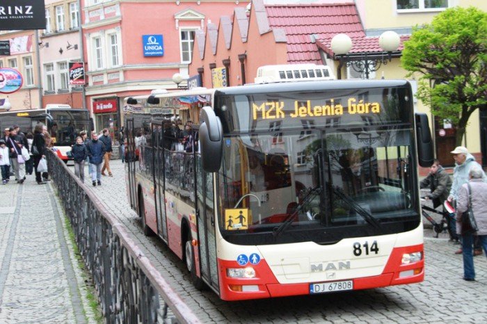 defilada-nowych-autobusow-na-placu-ratuszowym-foto-51977