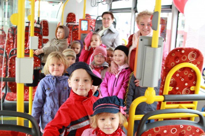 defilada-nowych-autobusow-na-placu-ratuszowym-foto-51977