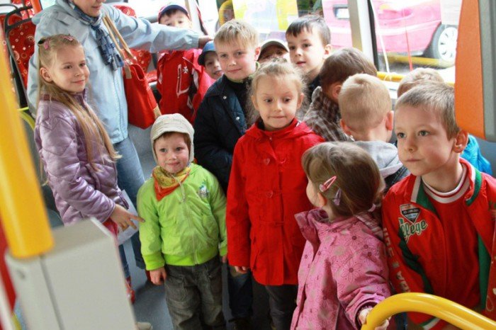 defilada-nowych-autobusow-na-placu-ratuszowym-foto-51977