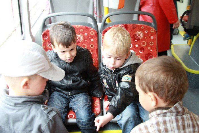 defilada-nowych-autobusow-na-placu-ratuszowym-foto-51977