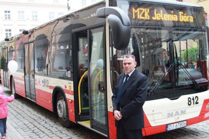 defilada-nowych-autobusow-na-placu-ratuszowym-foto-51977
