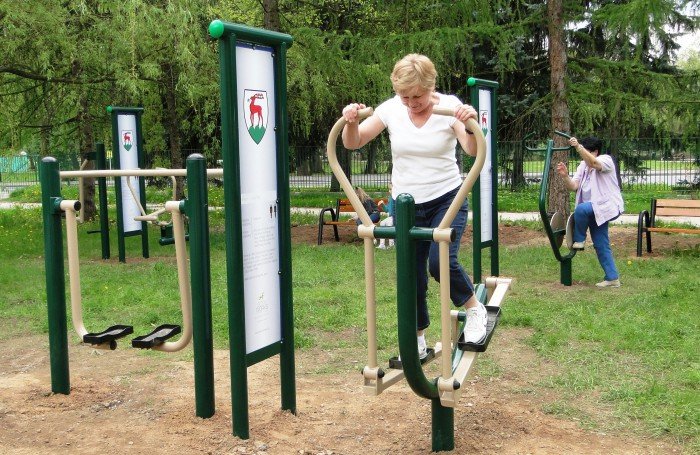 mieszkancy-urzadzili-sobie-park-z-siownia-foto-52003