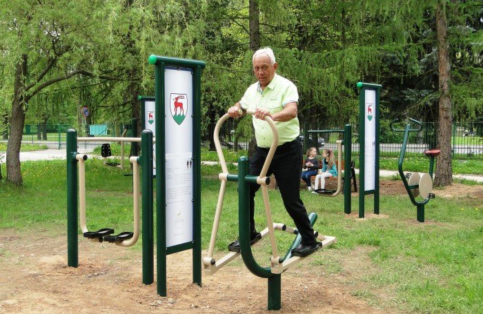 mieszkancy-urzadzili-sobie-park-z-siownia-foto-52003