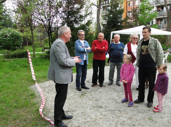mieszkancy-urzadzili-sobie-park-z-siownia-foto-52003