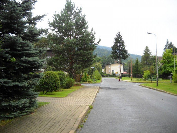 ulica-swierkowa-bedzie-miaa-drugi-chodnik-foto-52005