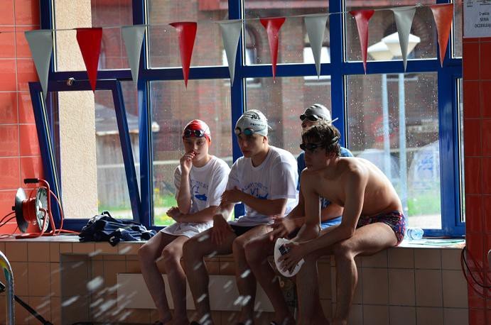 trzynascie-krazkow-pywakow-just-swim-foto-52011