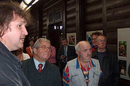 Autor przepięknych zdjęć Czesław Narkiewicz przekazał na moment swój aparat, narzędzie tej przepięknej wystawy...