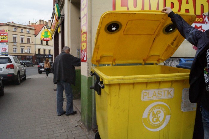 obsuga-pojemnikow-na-plastik-nieskomplikowana-foto-52043