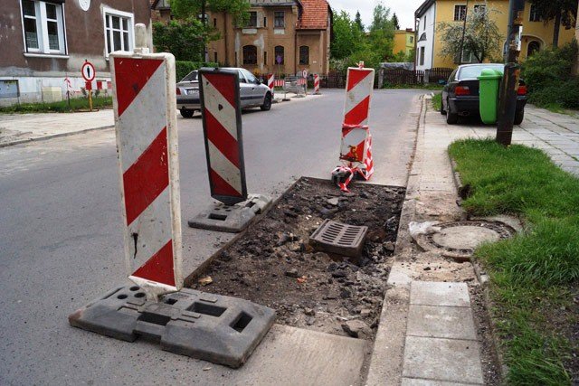 chodnik-na-prusa-jak-tor-przeszkod-foto-52057