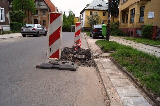 chodnik-na-prusa-jak-tor-przeszkod-foto-52057