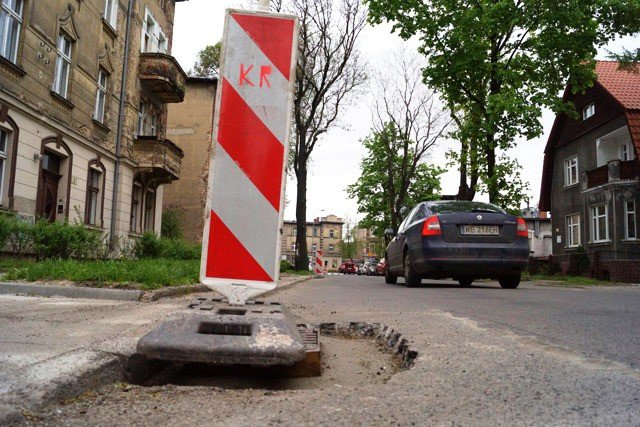 chodnik-na-prusa-jak-tor-przeszkod-foto-52057