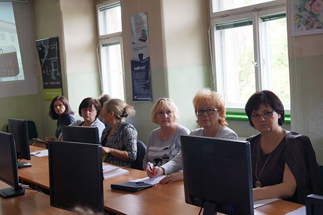 po-sladach-unii-europejskiej-w-handlowce-foto-52076