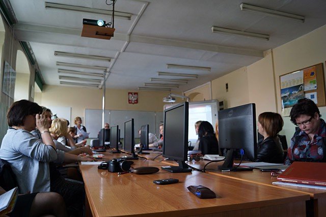 po-sladach-unii-europejskiej-w-handlowce-foto-52076