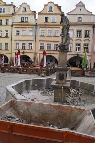 ruszy-wreszcie-remont-fontanny-przy-ratuszu-foto-52131