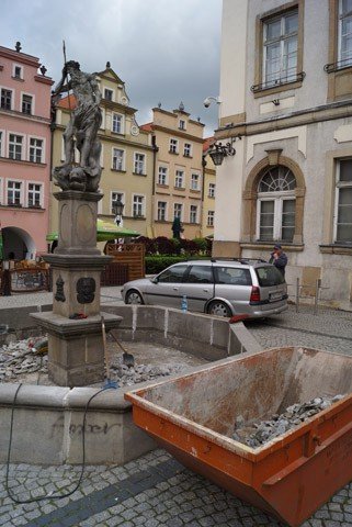 ruszy-wreszcie-remont-fontanny-przy-ratuszu-foto-52131