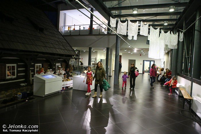 noc-muzeow-sciagnea-tumy-foto-52184
