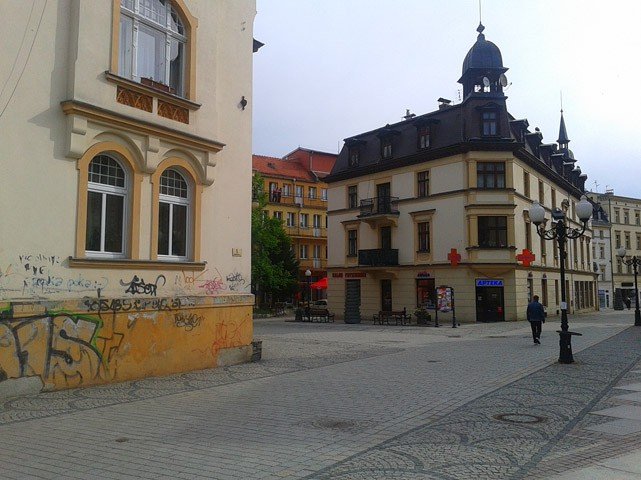 efektowny-bulwar-przy-kamiennej-w-cieplicach-foto-52195