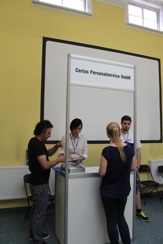 w-poszukiwaniu-zatrudnienia-na-targach-pracy-foto-52240