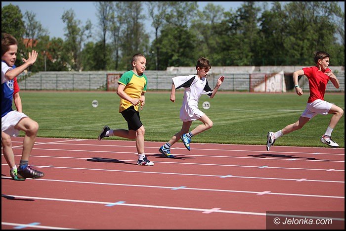 lekkoatletyczne-zmagania-przy-zotniczej-foto-52252