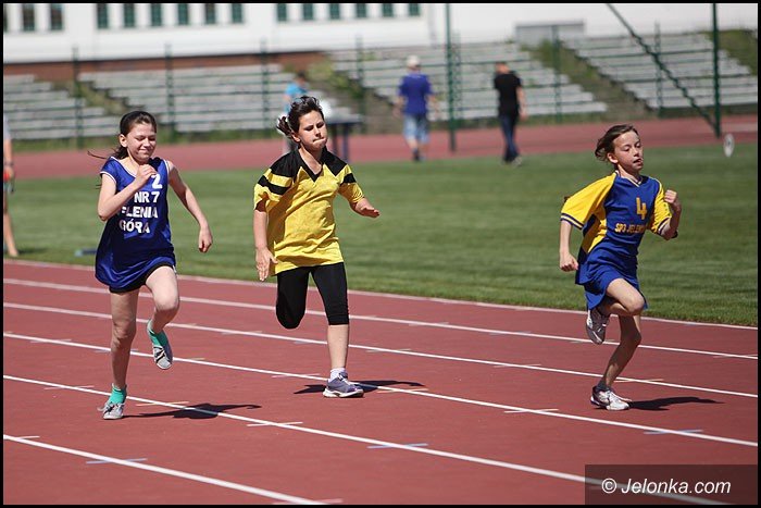 lekkoatletyczne-zmagania-przy-zotniczej-foto-52252