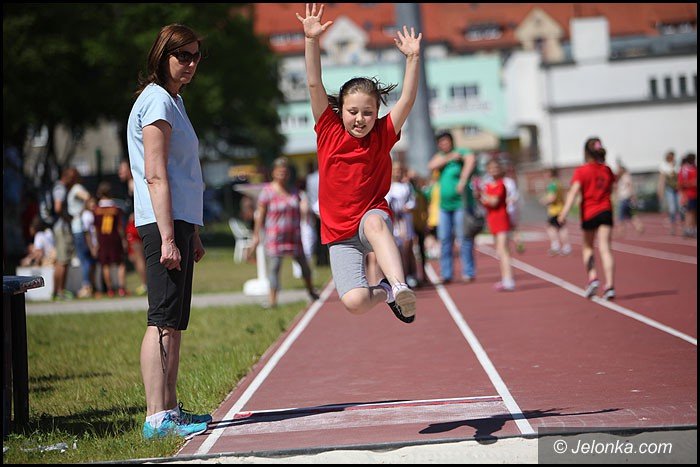 lekkoatletyczne-zmagania-przy-zotniczej-foto-52252