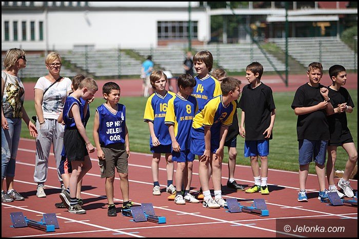 lekkoatletyczne-zmagania-przy-zotniczej-foto-52252