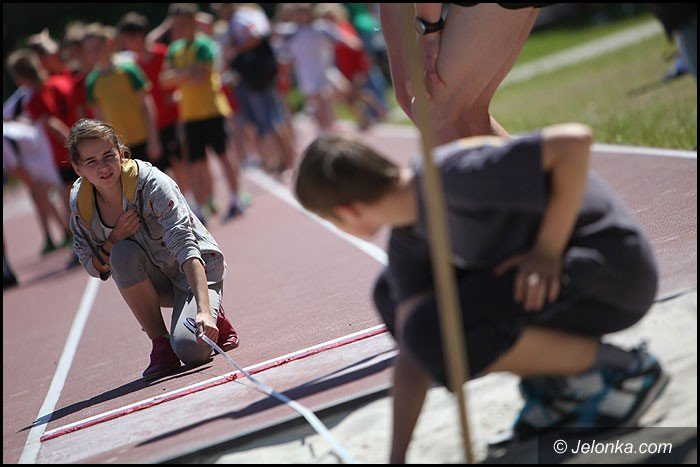 lekkoatletyczne-zmagania-przy-zotniczej-foto-52252
