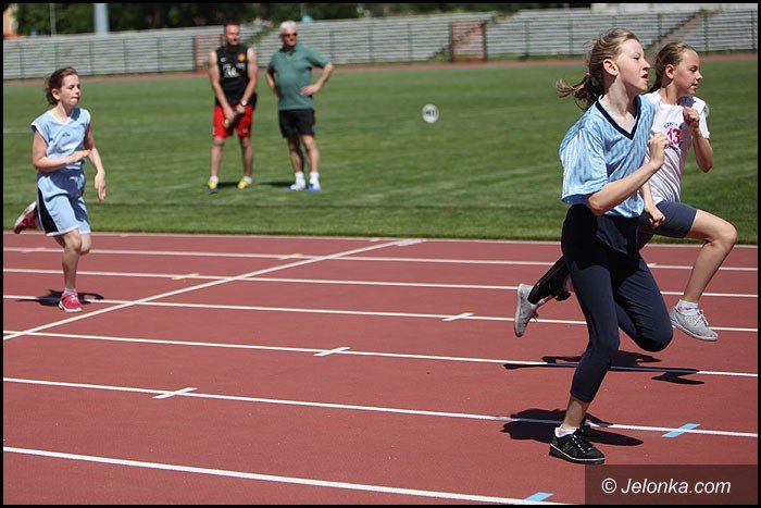 lekkoatletyczne-zmagania-przy-zotniczej-foto-52252