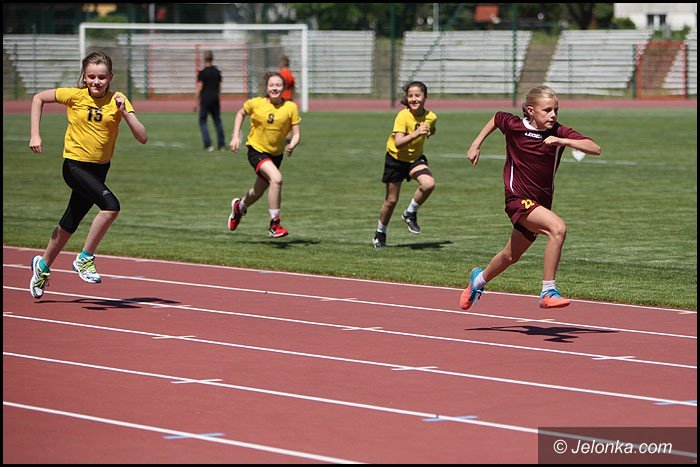 lekkoatletyczne-zmagania-przy-zotniczej-foto-52252