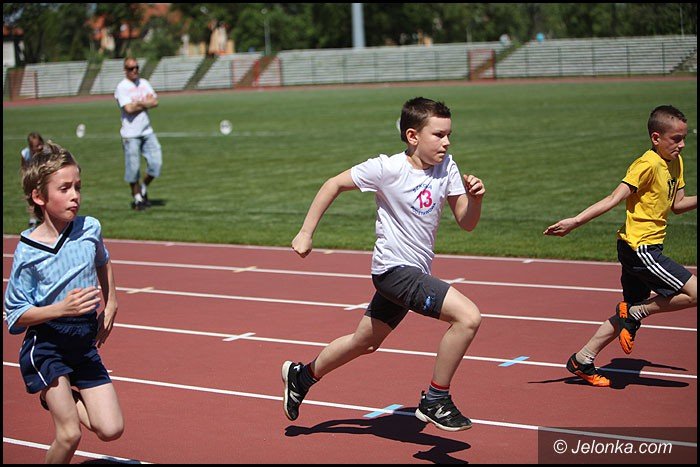 lekkoatletyczne-zmagania-przy-zotniczej-foto-52252