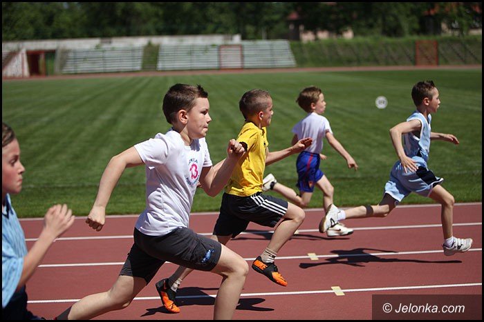 lekkoatletyczne-zmagania-przy-zotniczej-foto-52252