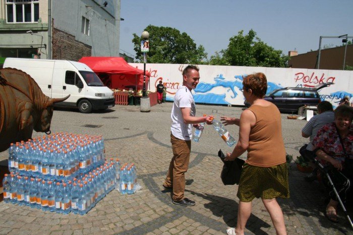wyborcza-darmowa-woda-od-lidera-europy-plus-foto-52270