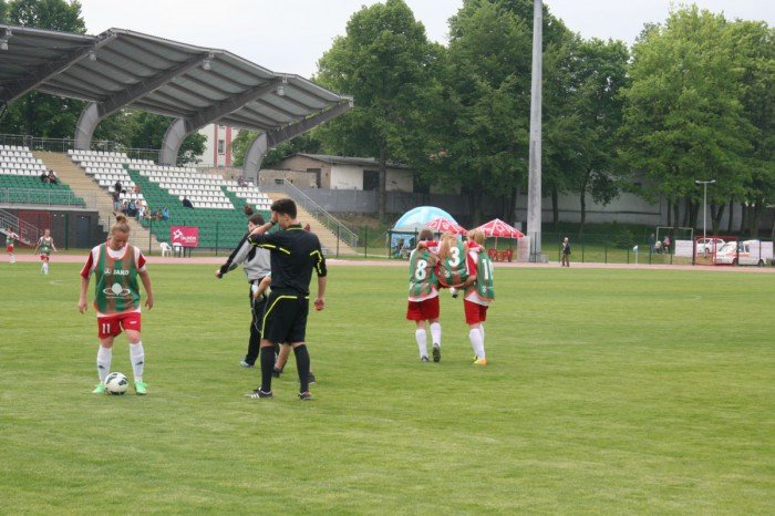 cztery-gole-smagur-w-debiucie-przy-zotniczej-foto-52286