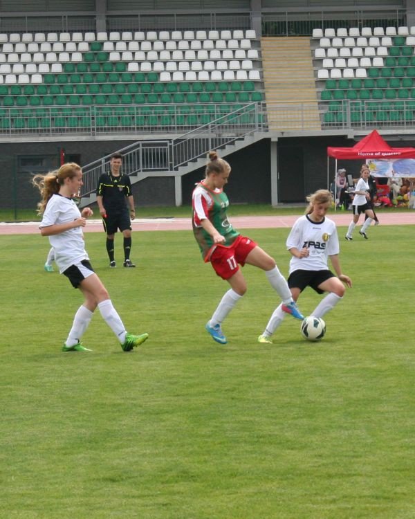 cztery-gole-smagur-w-debiucie-przy-zotniczej-foto-52286