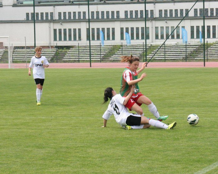 cztery-gole-smagur-w-debiucie-przy-zotniczej-foto-52286