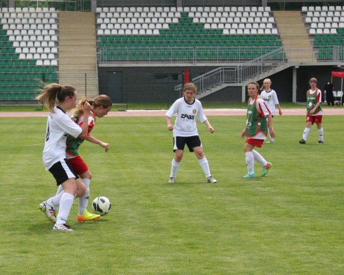 cztery-gole-smagur-w-debiucie-przy-zotniczej-foto-52286