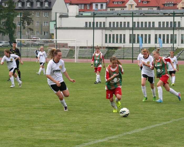 cztery-gole-smagur-w-debiucie-przy-zotniczej-foto-52286