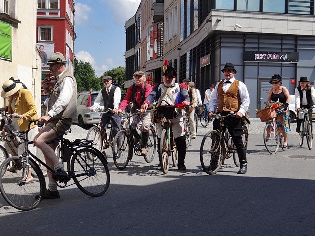rowerowa-parada-retro-za-nami-foto-52320
